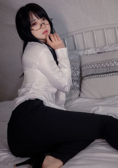 扒开腿狂躁老师爽出白浆在线观看